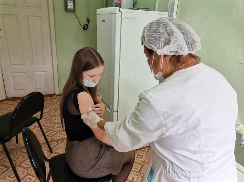 В Забайкалье продолжается вакцинация студентов от COVID-19